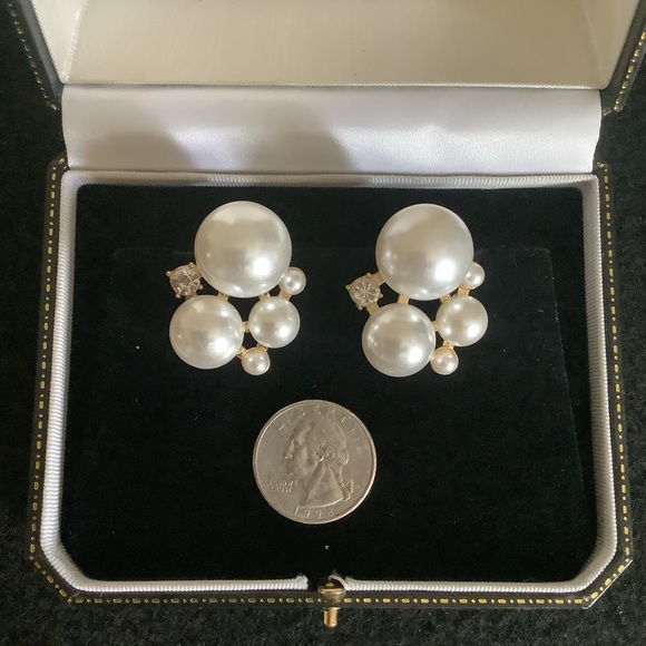 Vintage faux pearl earrings. - Picture 3 of 4